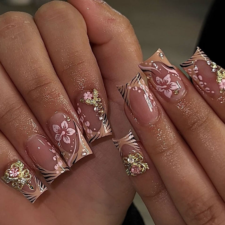 Artistic Floral Embellished Press-On Nails Bowlift