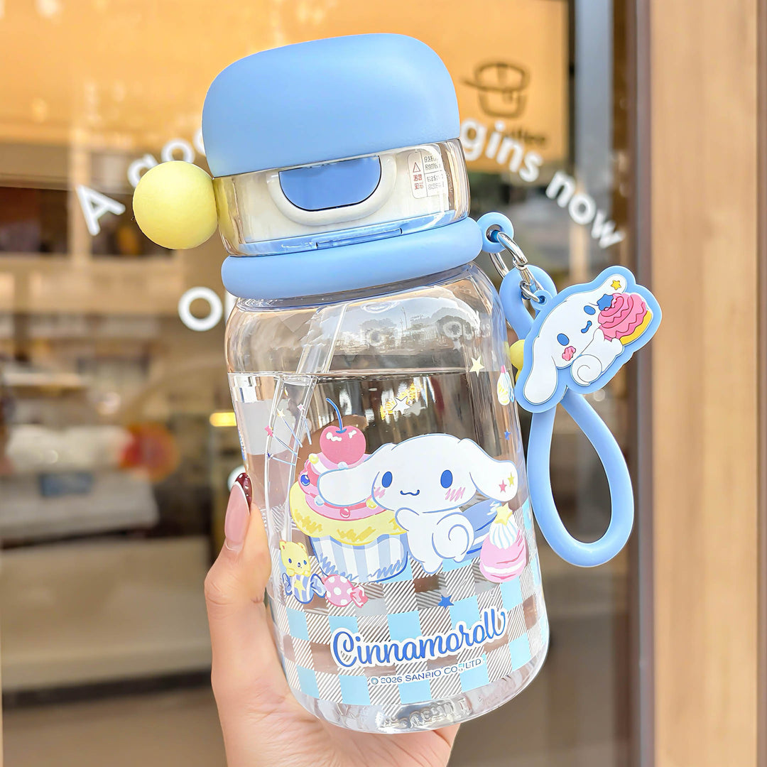 Ladies drinking bottle with practical silicone drinking straw and cute Bowlift motif