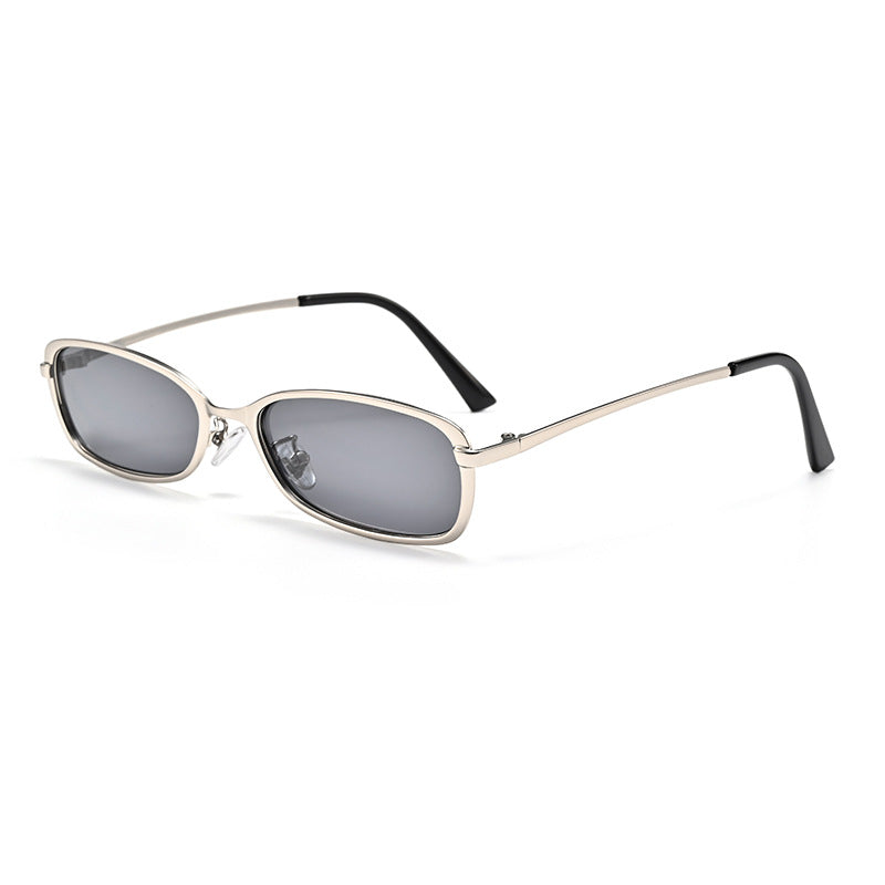 Fashionable sunglasses with narrow frame Bowlift