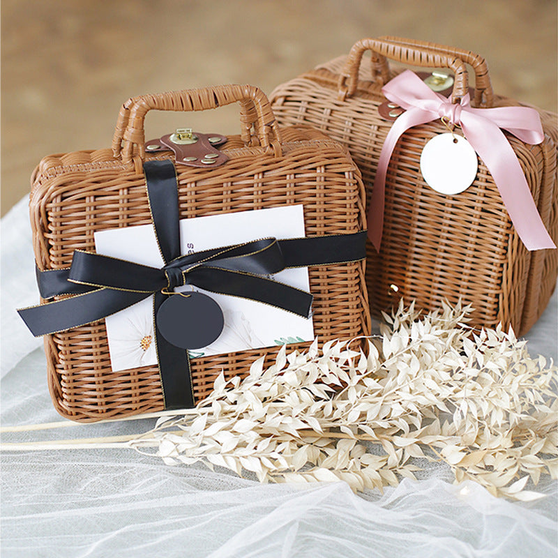Handmade basket with leather handle Bowlift