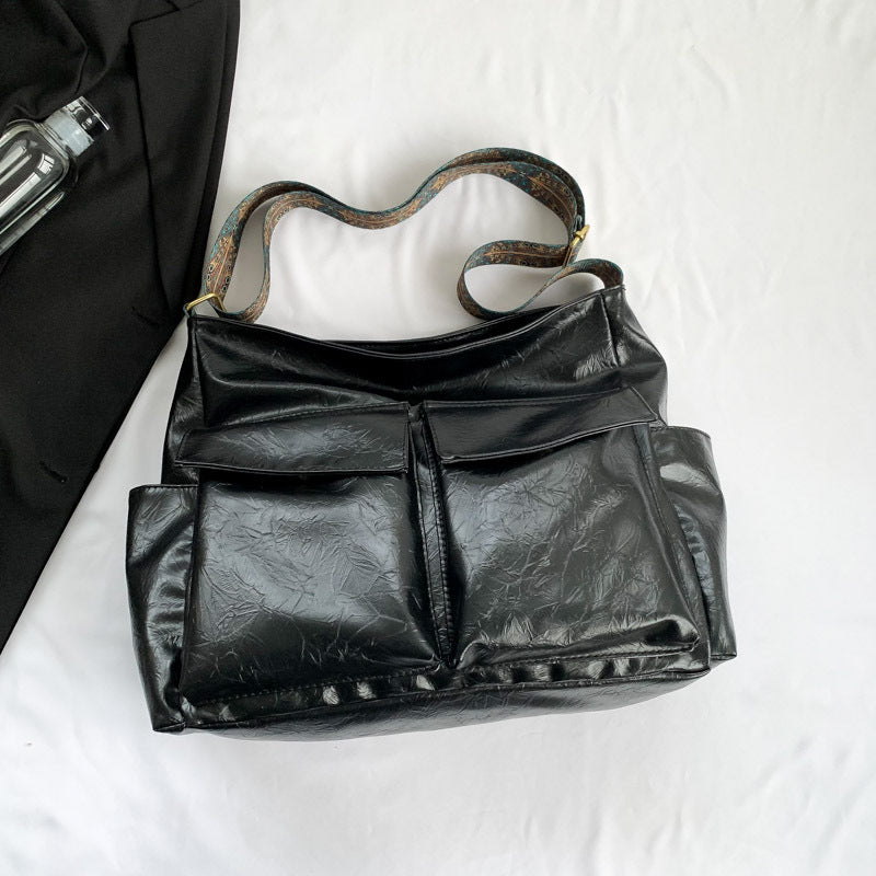 Multifunctional Shoulder Bag With Innovative Compartment System Bowlift