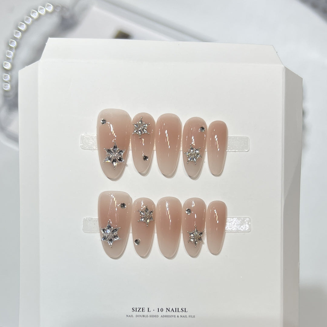 Premium Press-On Nail Art Set with Elegant Heart & Leaf Design Bowlift