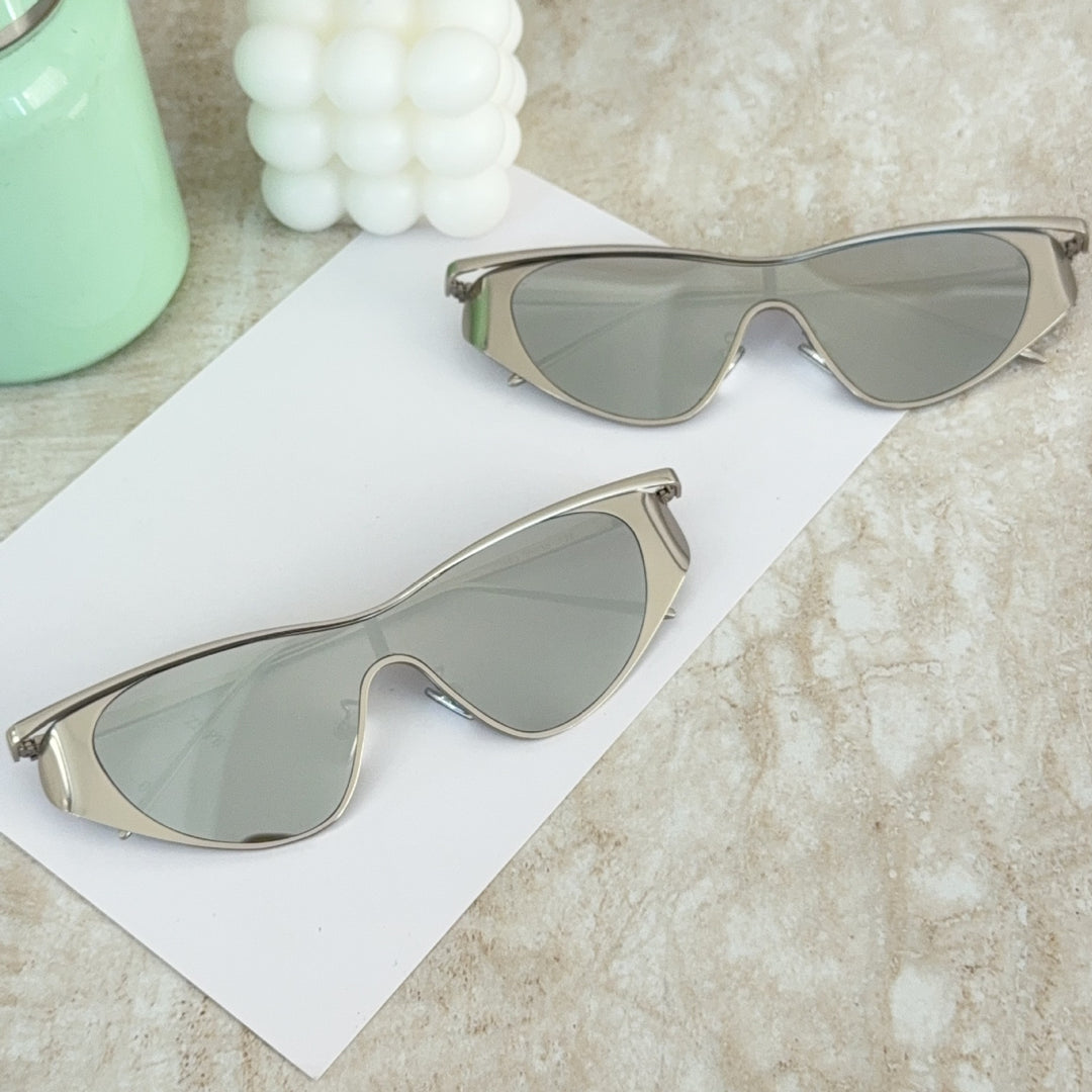 Fashion-Forward Shield Sunglasses Bowlift