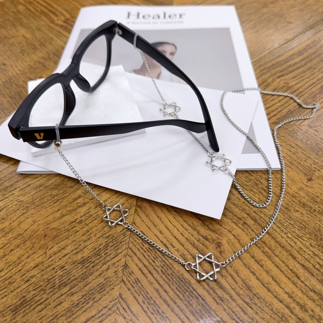 Dangle Chain Necklace with Star Accents Bowlift