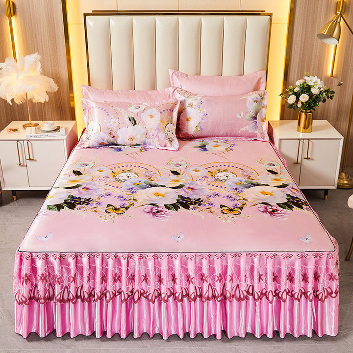 Ladies daybed cover with playful bear motif Bowlift