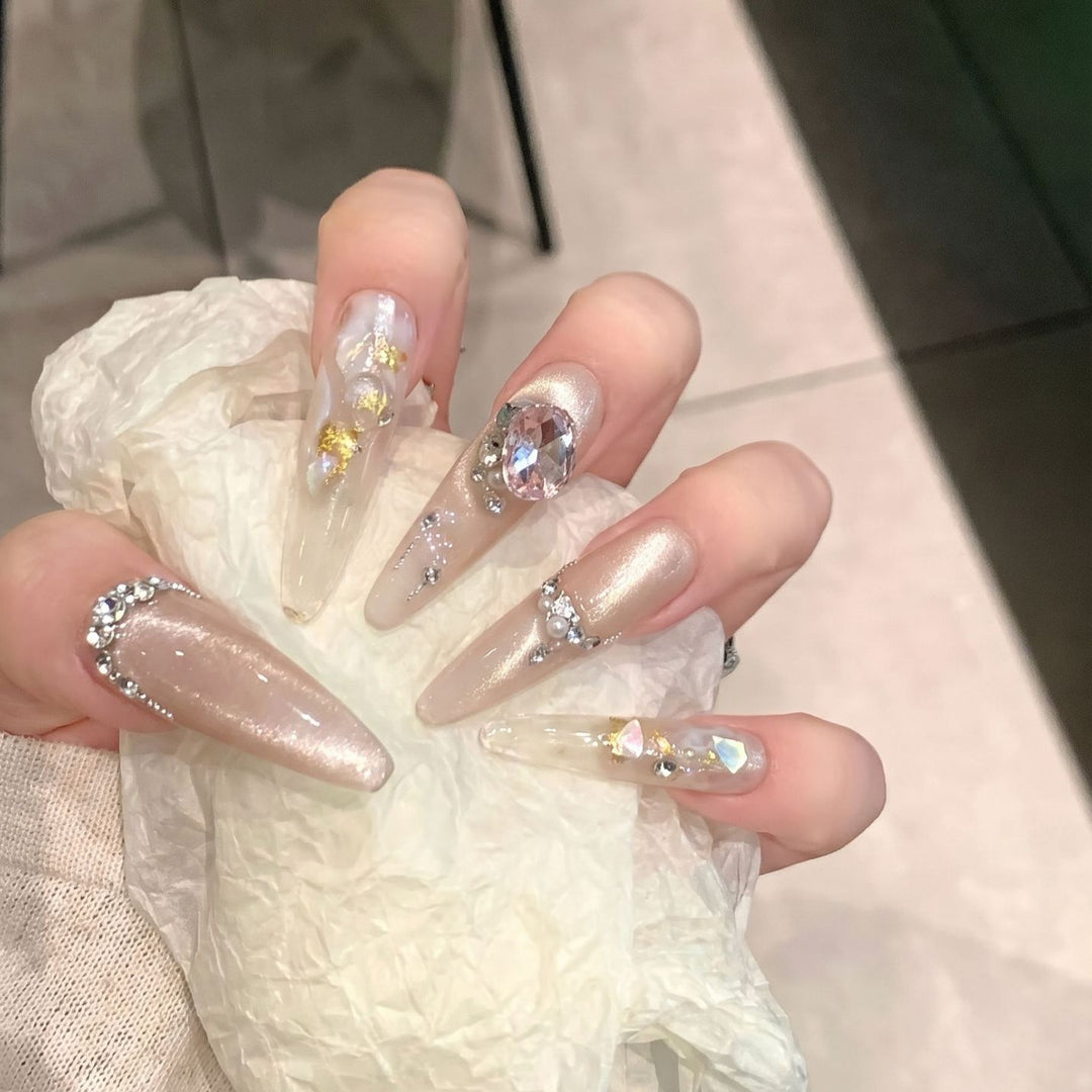 Glamorous Stiletto Press-On Nail Set with Rhinestone Embellishments Bowlift