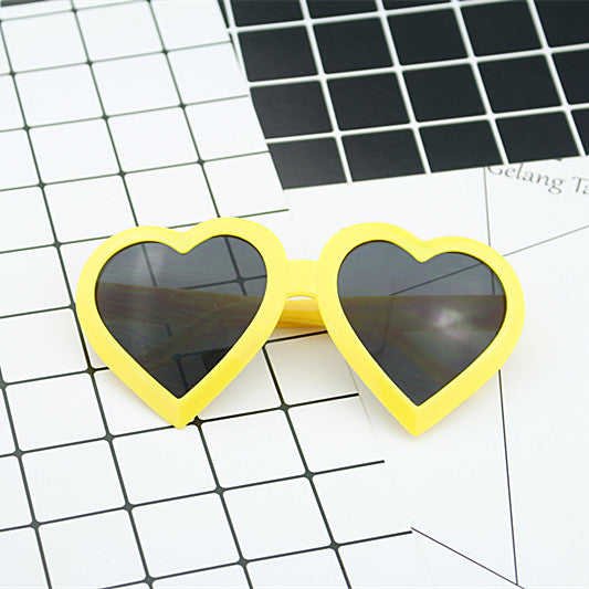 Women's Heart-Shaped Sunglasses in Modern Design Bowlift