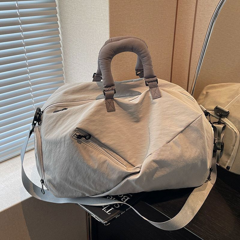 Versatile Lightweight Travel Duffle Bag Bowlift