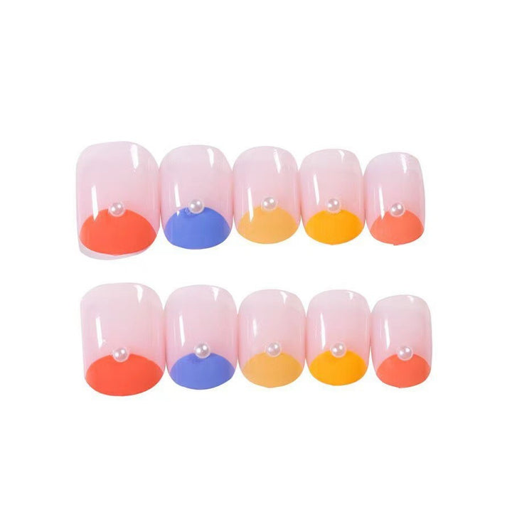 Creative artificial nails with geometric accents Bowlift