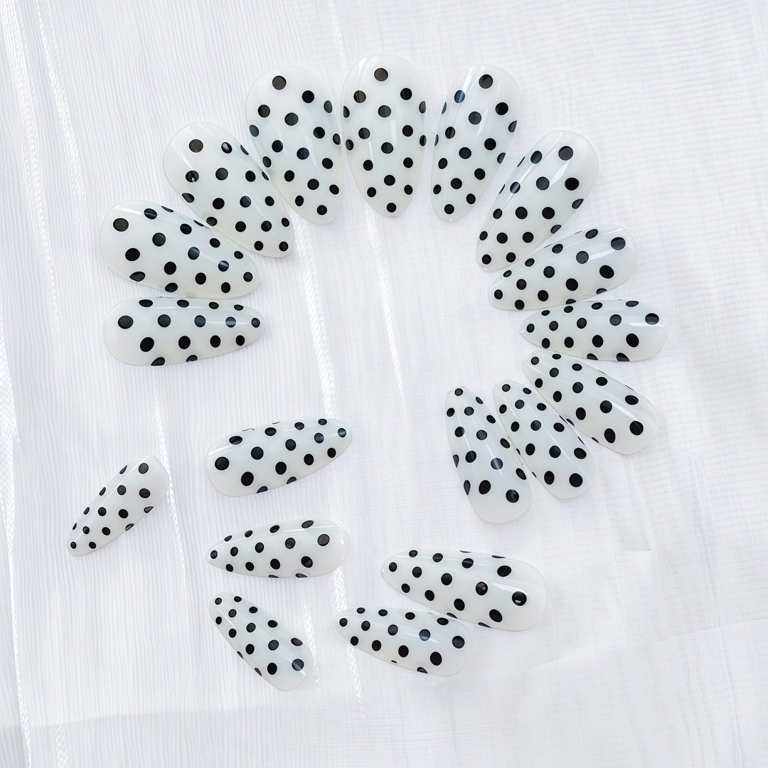 Artistic Polka Dot Design Press-On Nails Bowlift