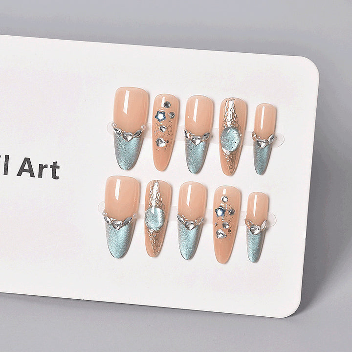 Glamorous Heart-Themed Press-On Nail Set Bowlift