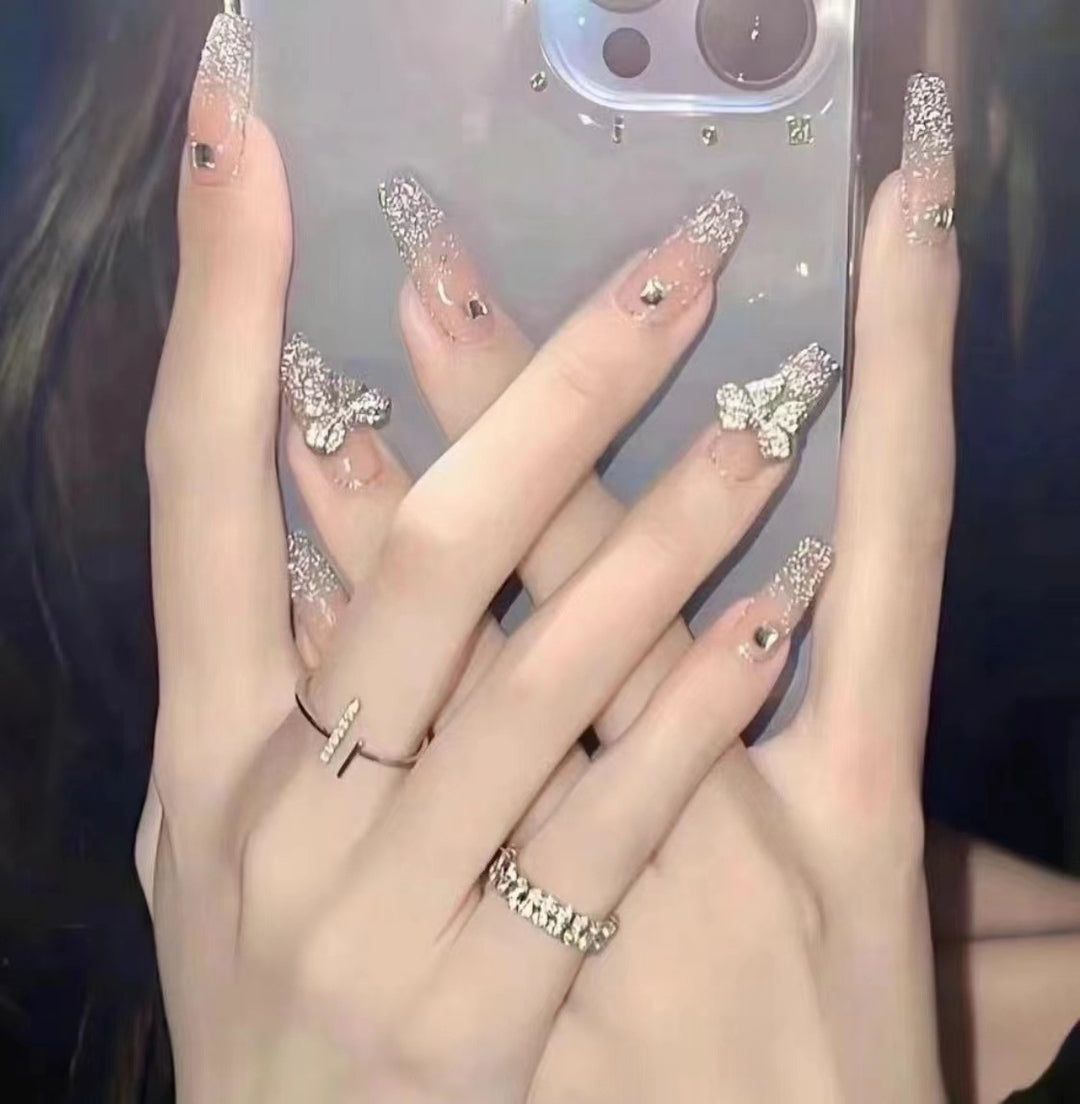 Elegant and Shiny Nail Art Bowlift