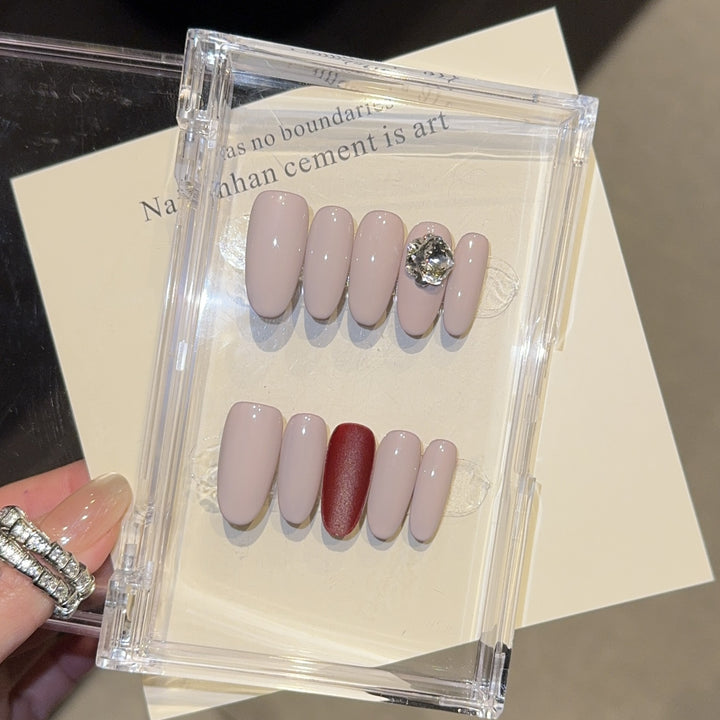 Artificial nails with elegant glitter accent Bowlift