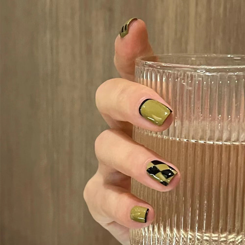 Creative nail art with geometric patterns Bowlift