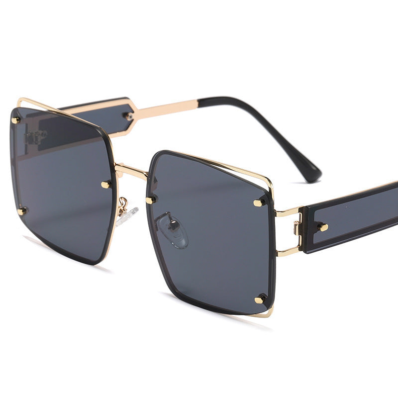 Women's elegant oversized sunglasses with distinctive geometric design Bowlift