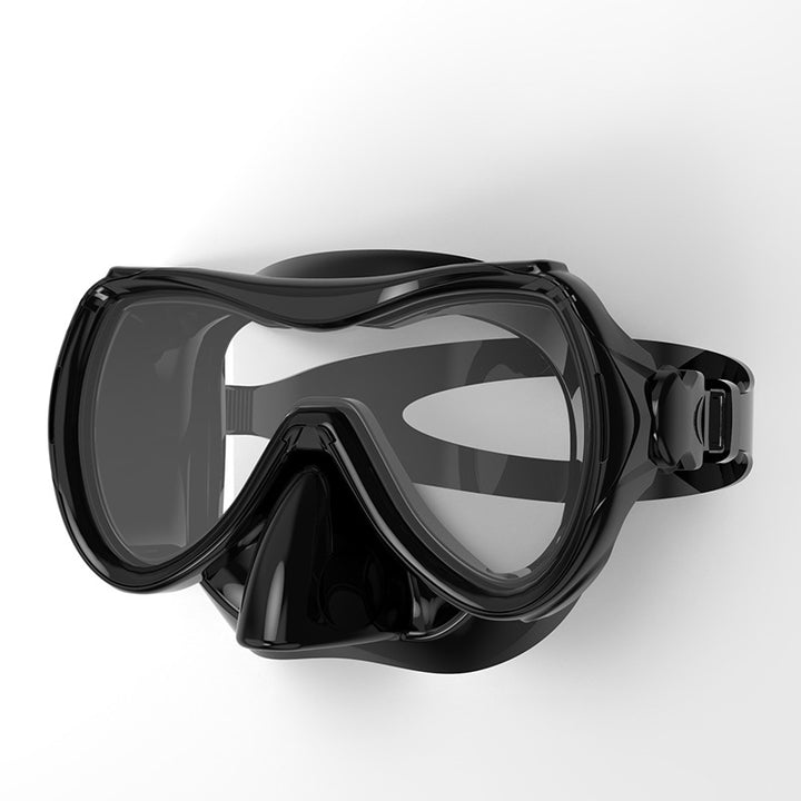 Diving mask with soft silicone edge and wide field of vision Bowlift