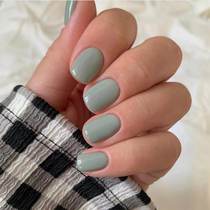 Creative Nail Art with Elegant High Gloss Finish Bowlift