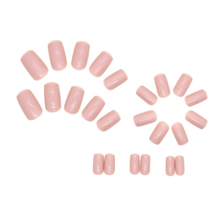 Artificial nails in elegant, natural style Bowlift