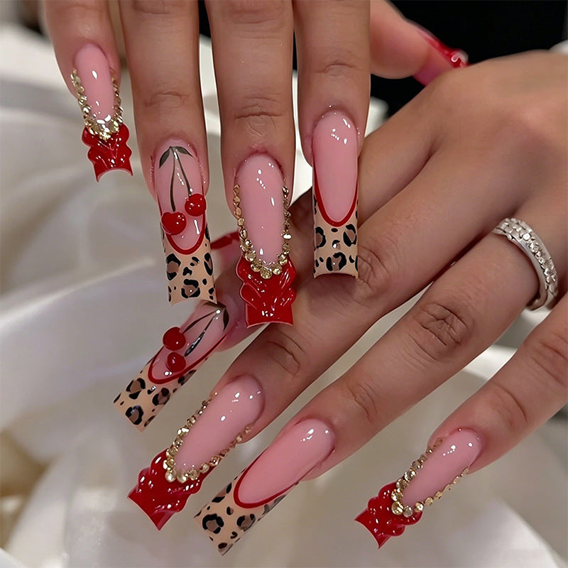 Exclusive artificial nails with elegant animal design and glitter accents Bowlift