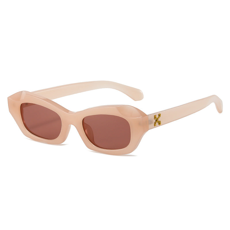 Women’s fashionable sunglasses in innovative design Bowlift