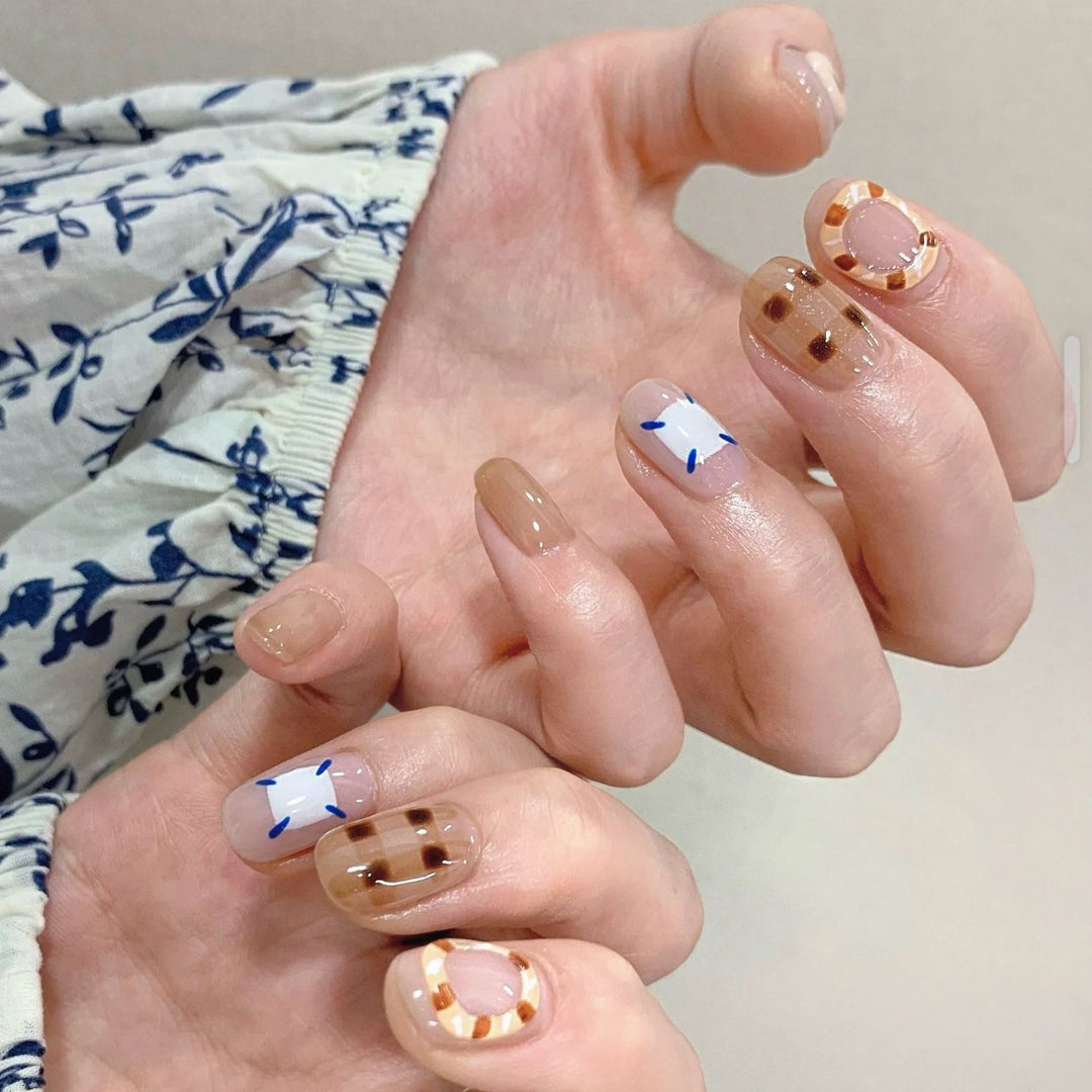 Chic Themed Press-On Nail Art Bowlift