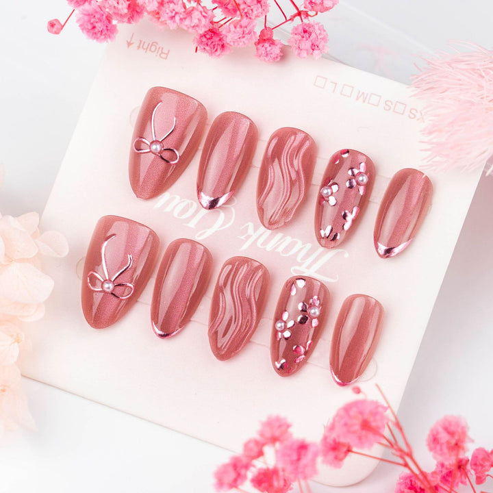 Elegant Artificial Nail Collection with Glitter Motifs Bowlift