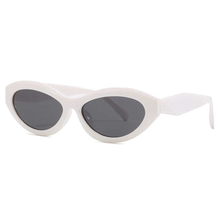 Women's Cat-Eye Sunglasses with Wide Frame and UV Protection Bowlift