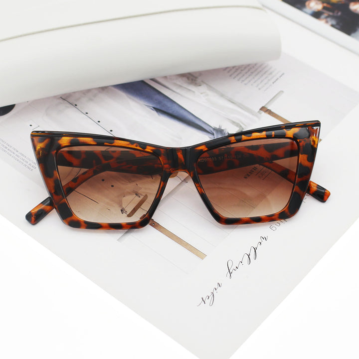 Women's Cat Eye Sunglasses with Transparent Frame and UV Protection Bowlift