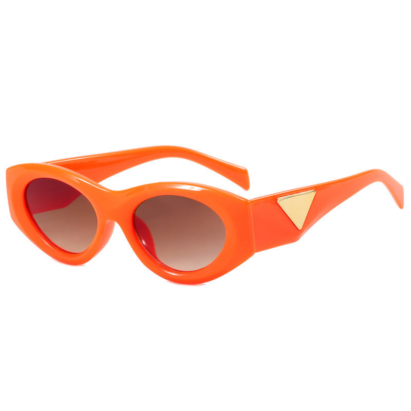 Women's sunglasses in modern retro style Bowlift