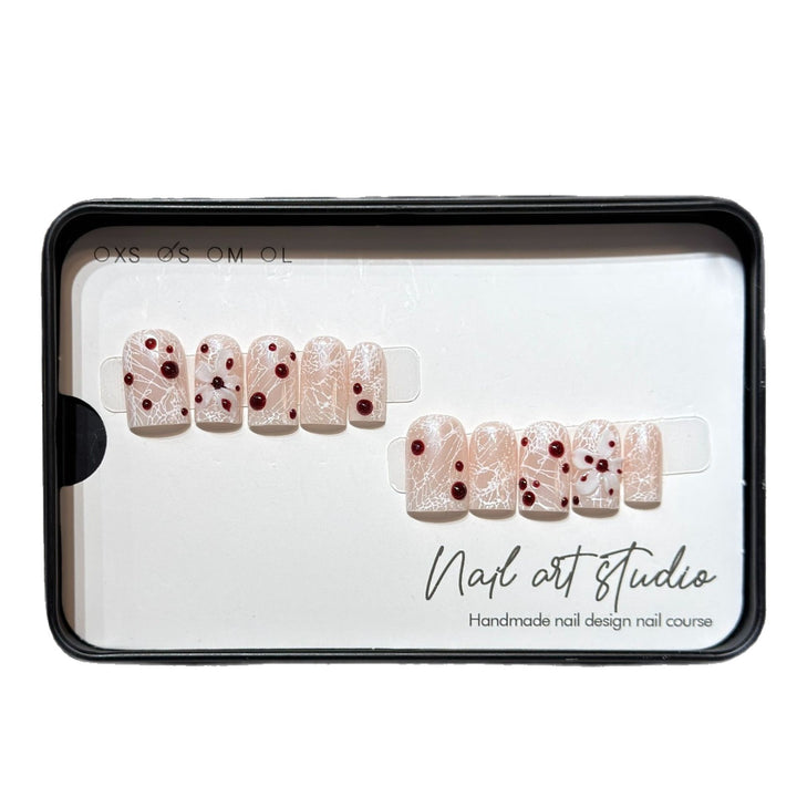 Artistic Press-On Nail Art Set with Unique Design Bowlift