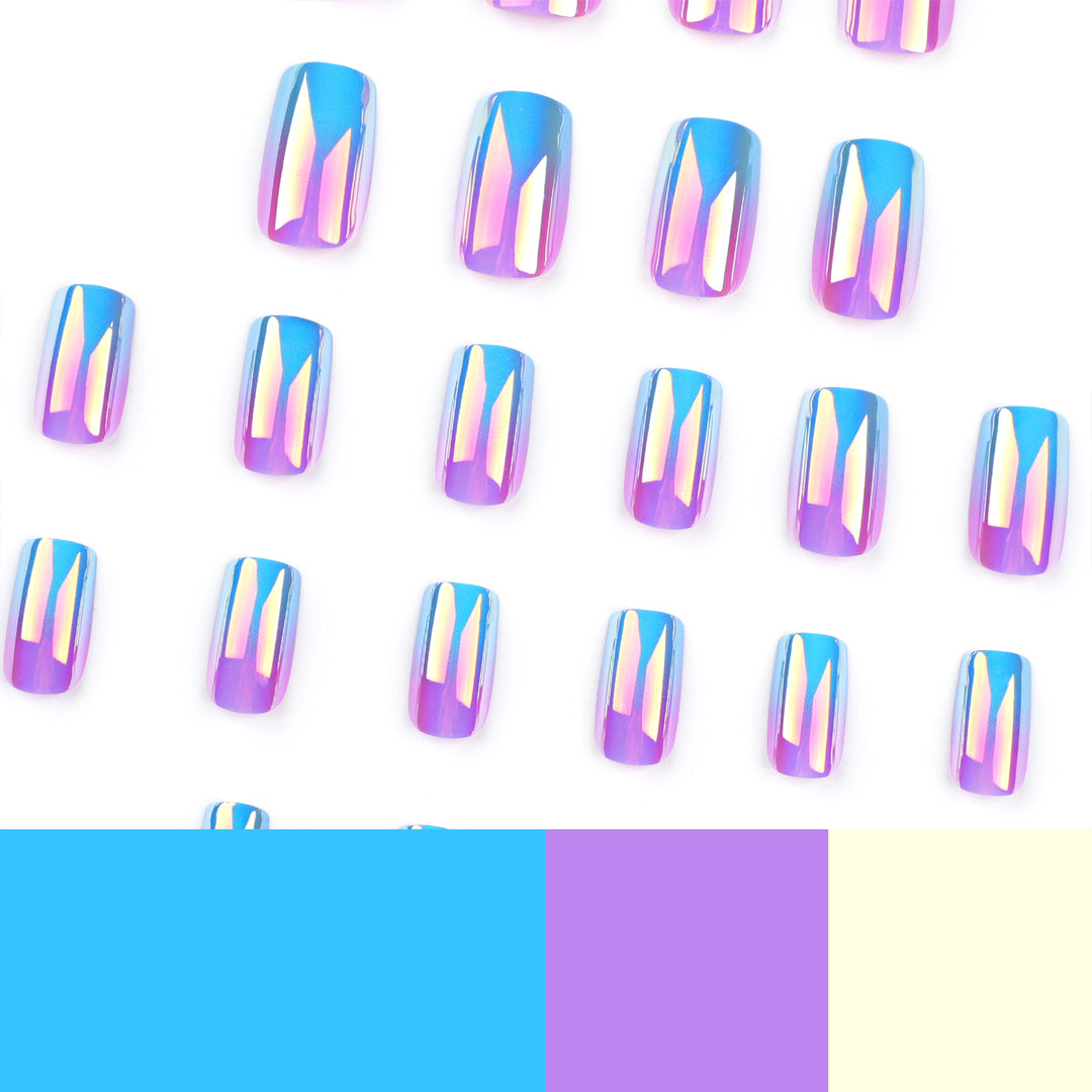 Artificial nail art in holographic design Bowlift
