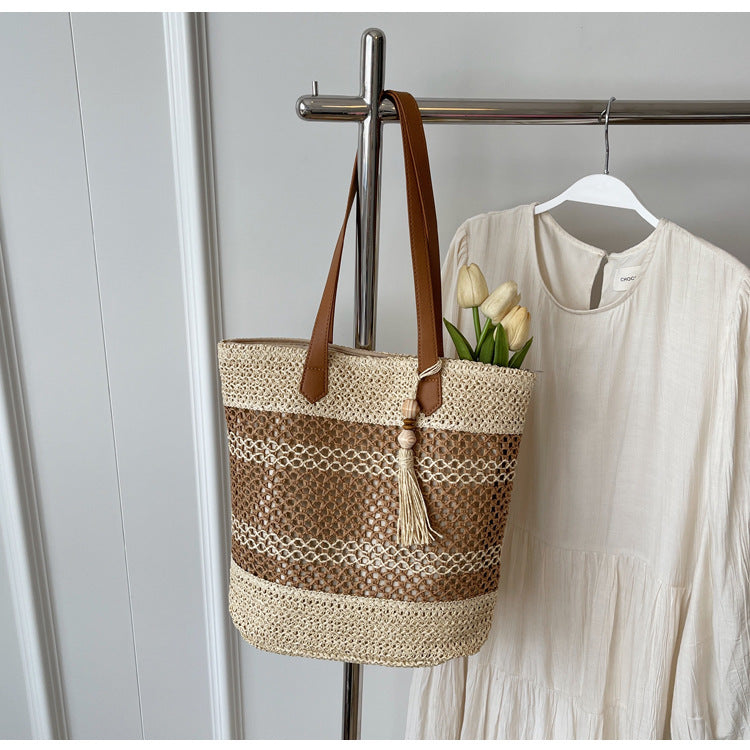 Handbag with Rustic Wave Design Bowlift