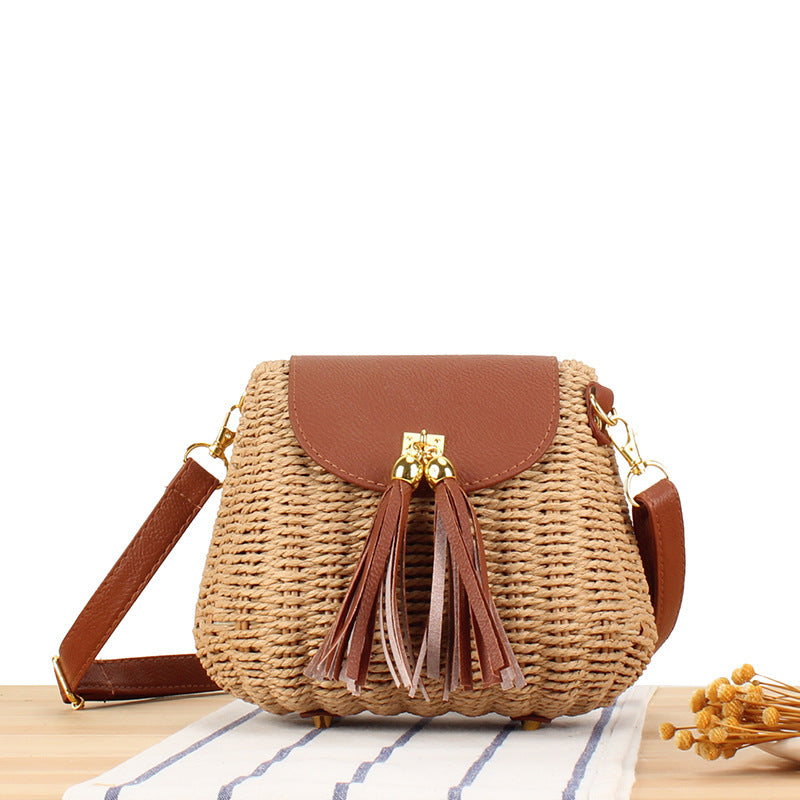 Shoulder bag with decorative fringes Bowlift