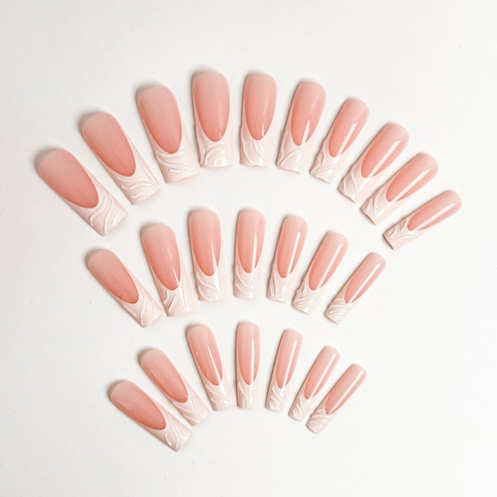 Artificial nails with elegant 3D design Bowlift
