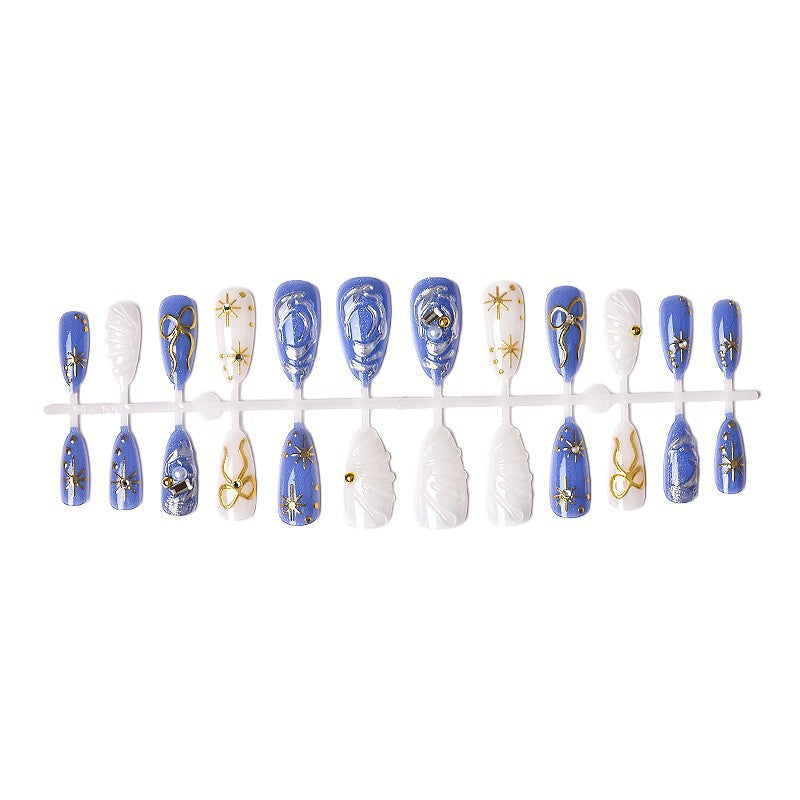 Artfully designed nail set Bowlift