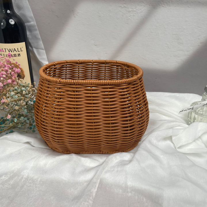 Women's stylish rattan container with pearl handle Bowlift