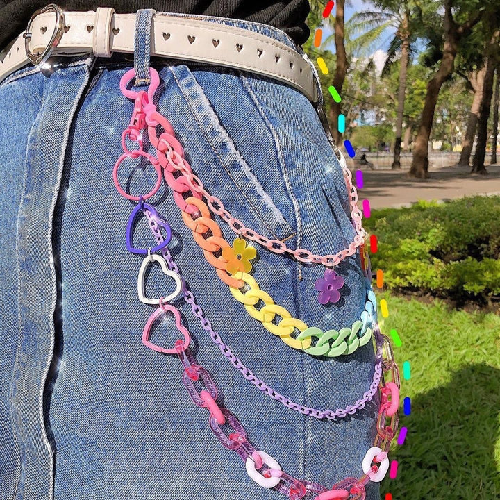 Fashionable keychain with heart design Bowlift