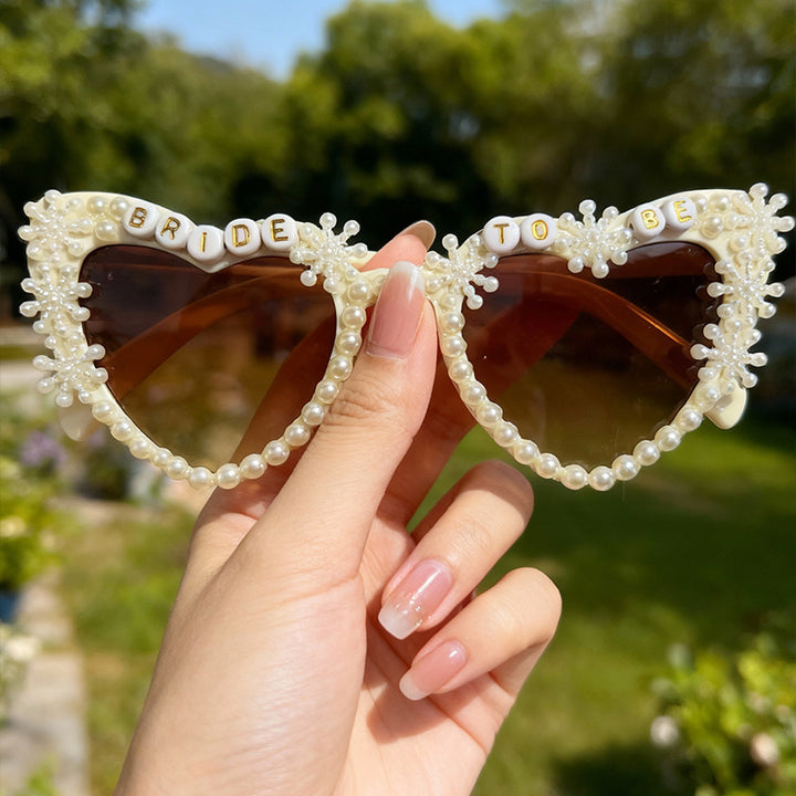 Decorative Heart-Shaped Bride-To-Be Sunglasses Bowlift