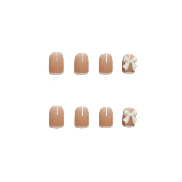 Elegant artificial nails with floral accents Bowlift