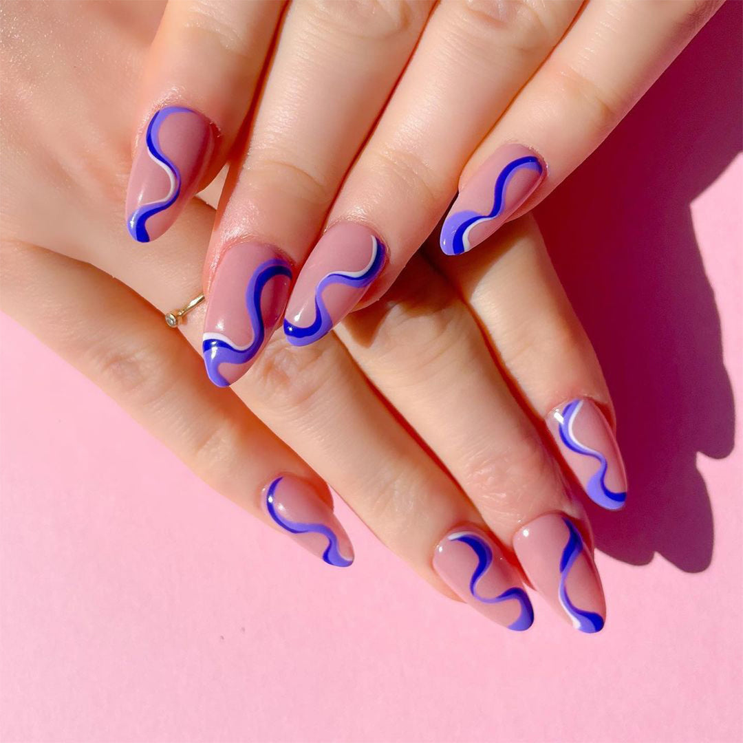 Creative Nail Art with Wave Pattern Bowlift
