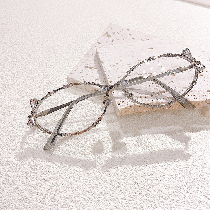 Fashionable chain glasses holder Bowlift