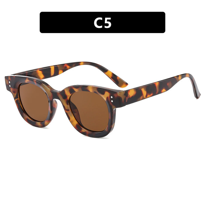 Ladies stylish sunglasses with distinctive design and polarized lenses Bowlift