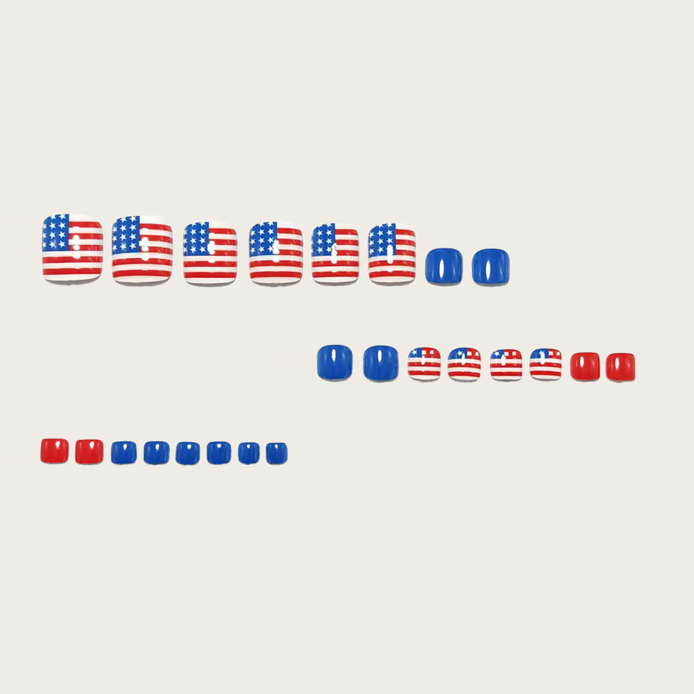 Nail art with patriotic motif Bowlift