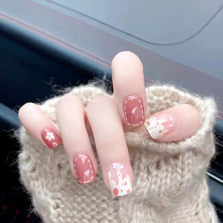 Artistic nail decoration in floral design Bowlift