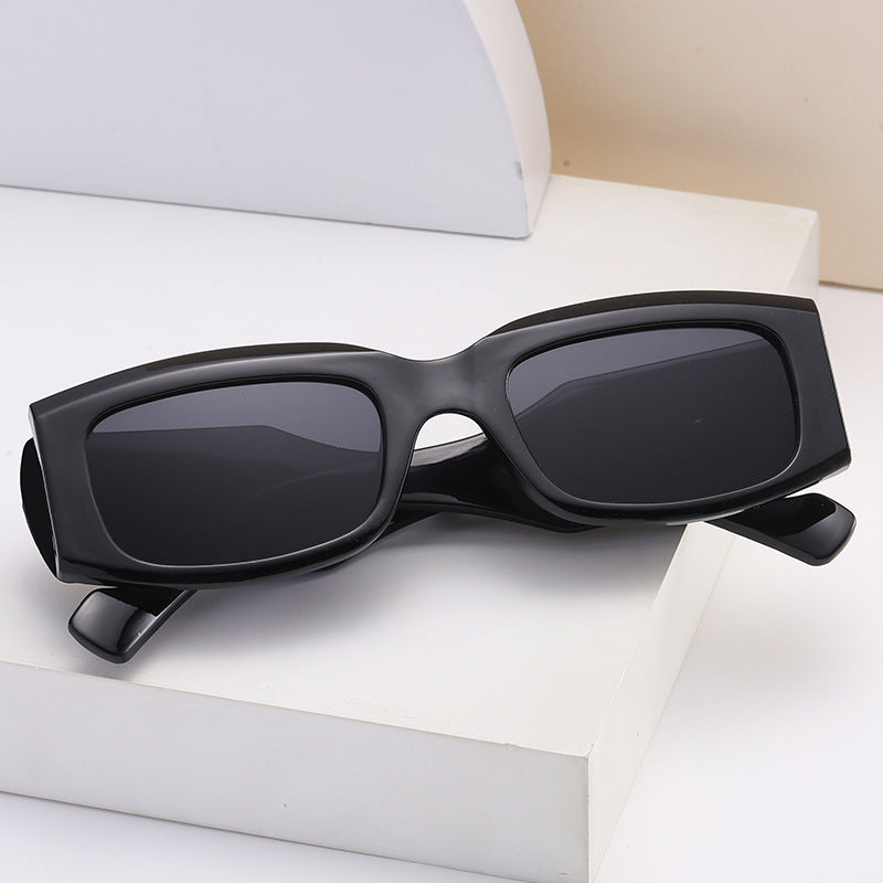 Women's fashionable square sunglasses with luxurious frame accents Bowlift