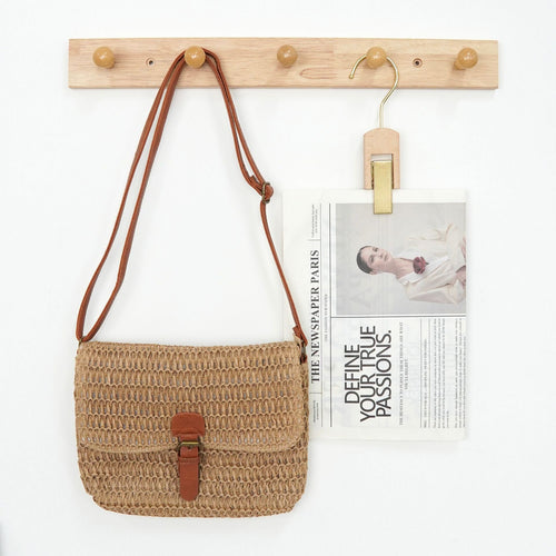Shoulder bag made of sophisticated natural material with practical closure Bowlift