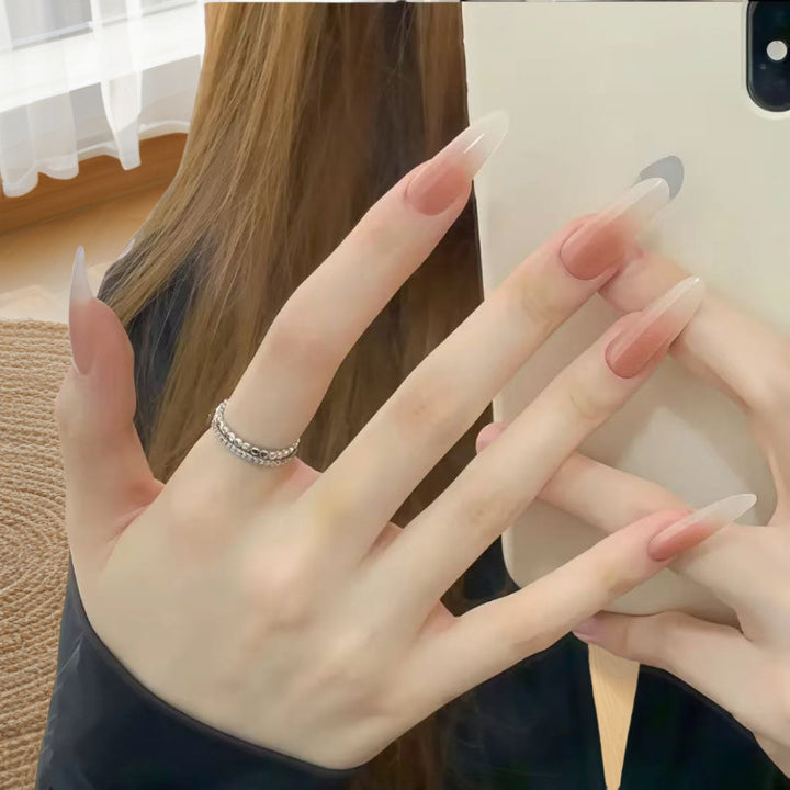 Elegant Artificial Nails with Fashionable Ombre Effect Bowlift