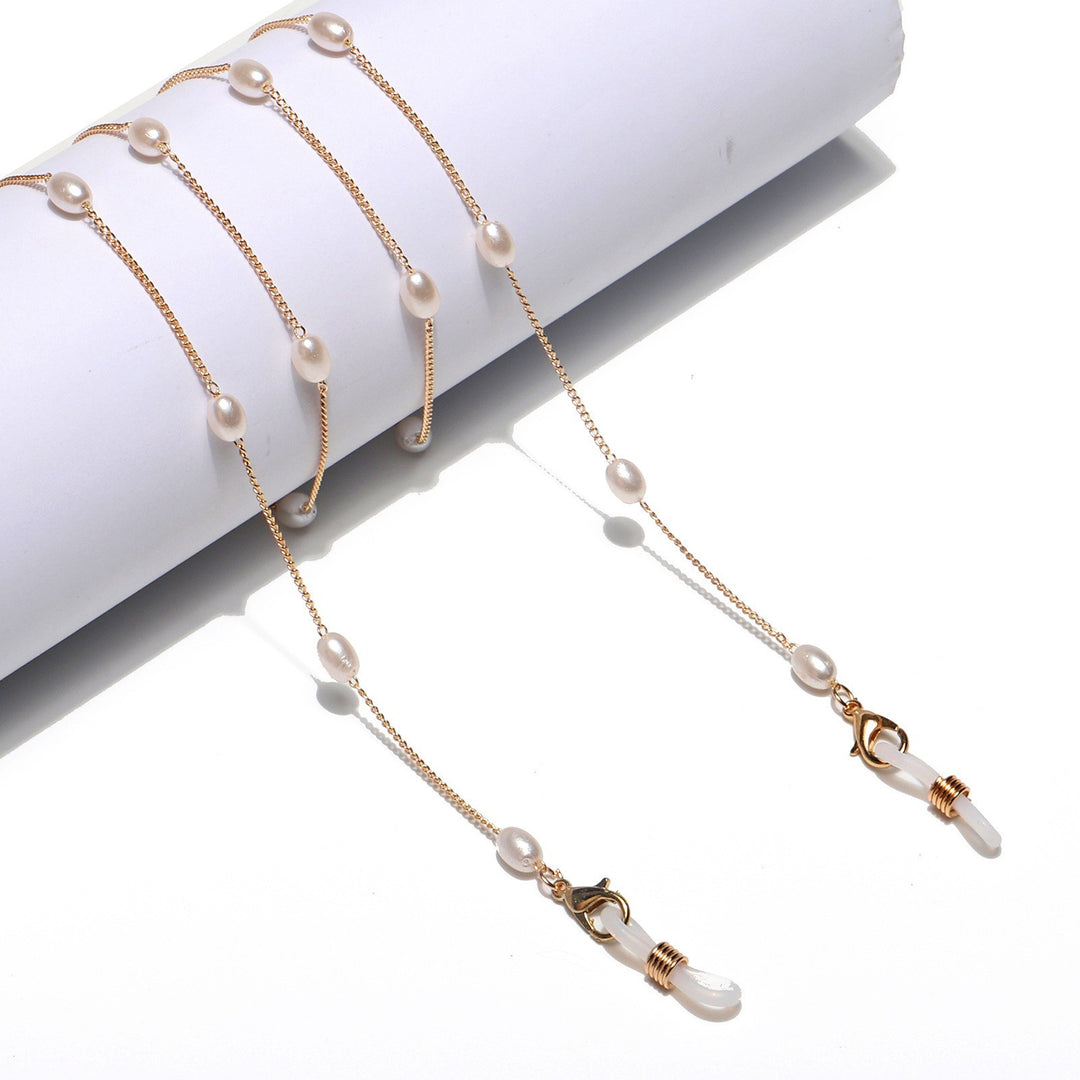 Elegant Heart-Shaped Pearl Chain Eyewear Holder Bowlift