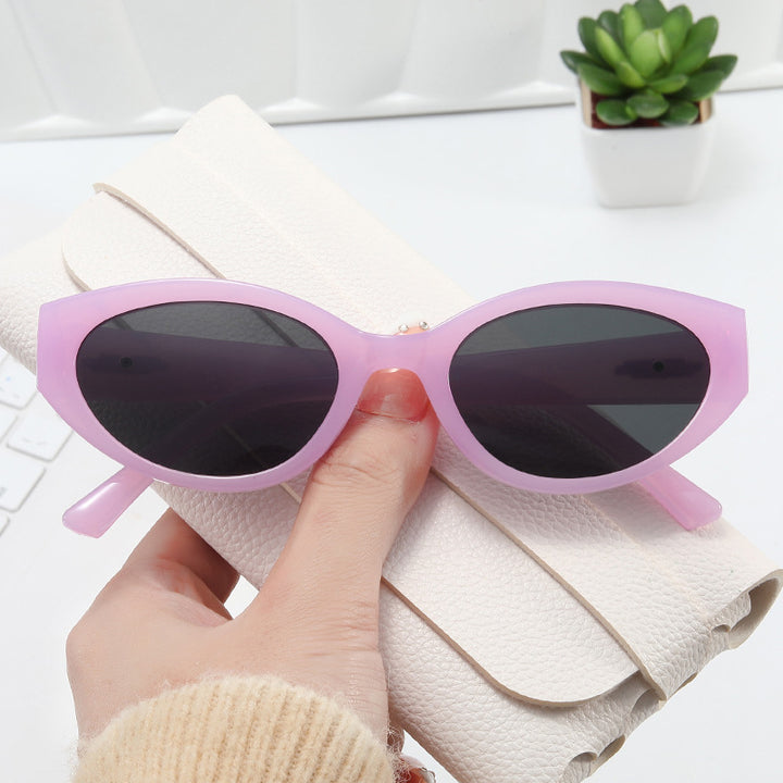 Women's Cat-Eye Sunglasses with Elegant Plastic Frame Bowlift