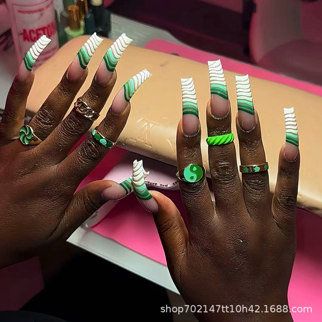 Artistic Stiletto Press-On Nail Extensions Bowlift